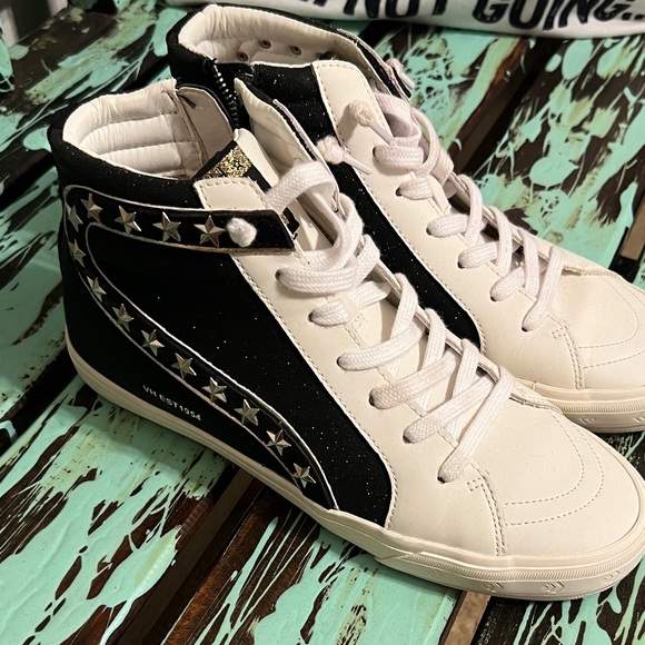 Vintage Havana Black and Cream High-Top Sneakers - Picture 3 of 7